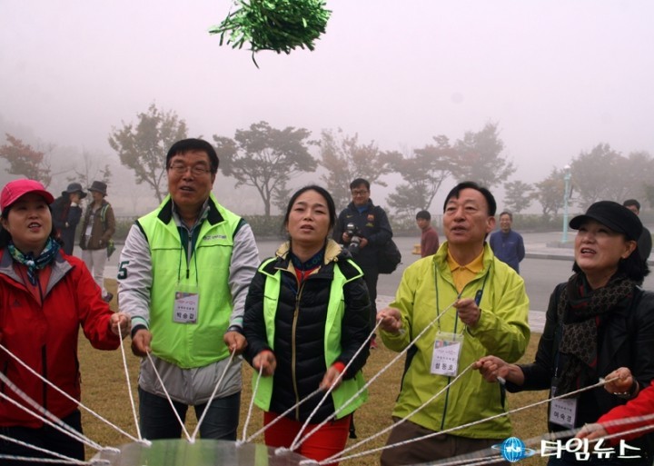 설동호 대전시교육감, 제기차기 삼매경!