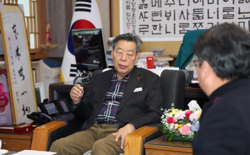 태안군수 골재·풍력 협의회 위촉시 "입맞에 맞는 사람 골라 위원 구성" 지시 파장...