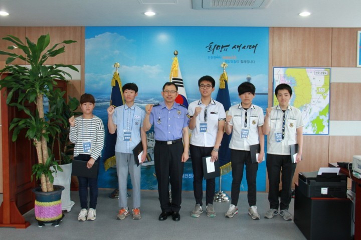 포항해경, 행복누리장학회로 학생들에게 장학금 전달