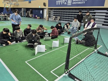 충남교육청, 천안서 AI 로봇 스포츠 한마당 개최…500명 열기