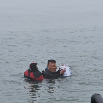 5분만 늦었더라면..보령해경, 짙은 안개에 갯벌에서 고립된 60대 남성 극적 구조