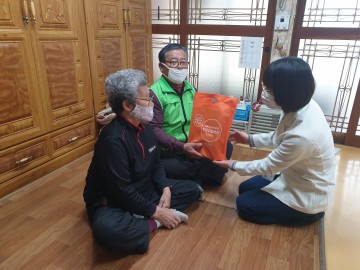 치매 돌봄 꾸러미 1천개 제작·배부 하는 광주시 동구