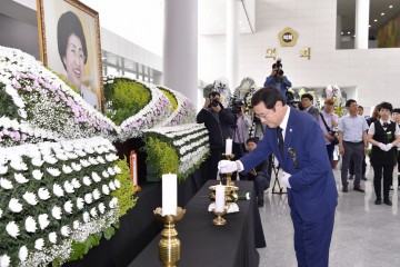 '이희호 여사 별세' 애도 물결
