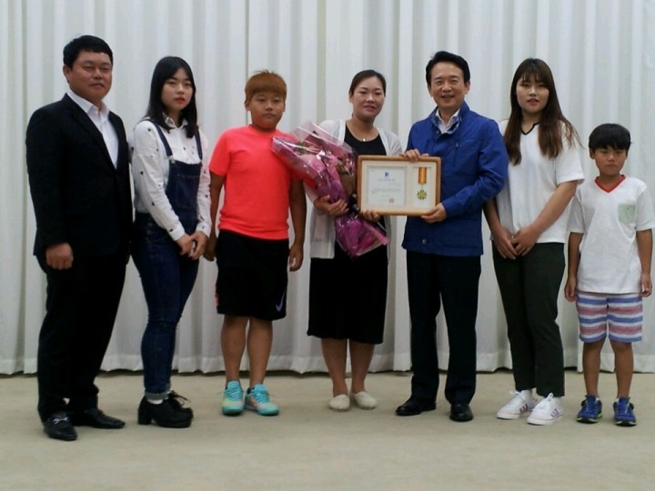 강천면, 김연숙씨 다자녀 모범가정 도지사 표창
