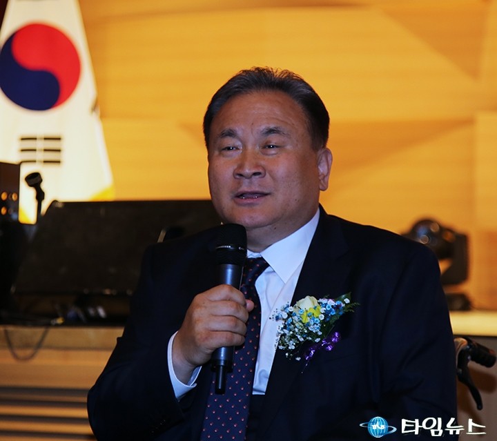 축사하는 이상민 국회의원
