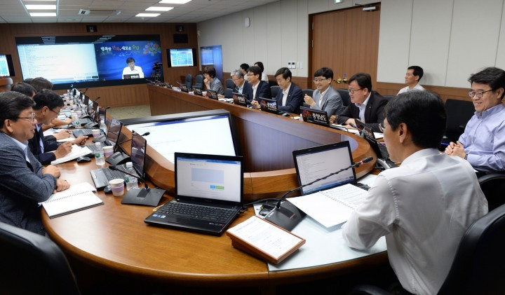안희정 지사, 전 직원과 ‘채팅’ 통해 실시간 소통