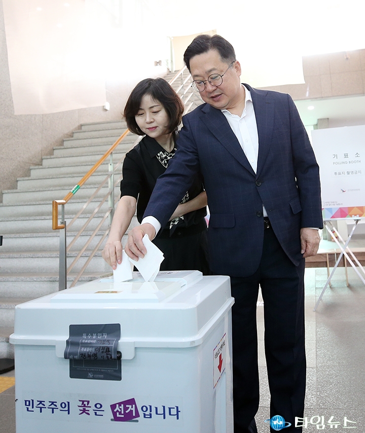 투표하는 이장우 대전시장