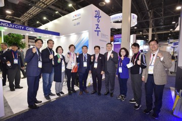 강기정 광주시장, 미국 CES 공동브랜드 지엘 홍보관 개관식 참석