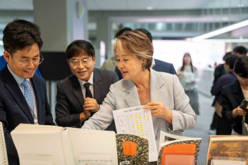 검찰, 김정숙 여사 '특활비 옷값 의혹' 무혐의 종결... "증거 못 찾아"