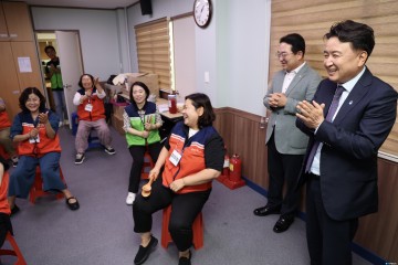 김영환 충북지사, 옥천 방문…도민과 소통하며 민선 8기 도정 방향 공유
