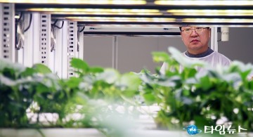 ‘대전팜’ 살펴보는 이장우 대전시장