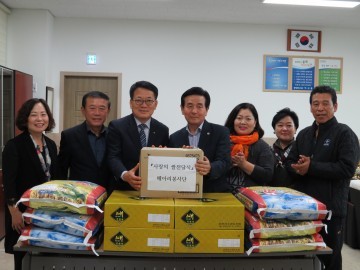 청주메아리봉사단 흥덕구 저소득 가정에 50만원 상당 쌀과 배 고구마 전달