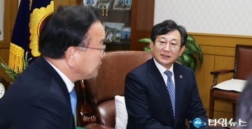 김경훈 대전시의회 의장, 김부겸 행정안전부 장관 접견