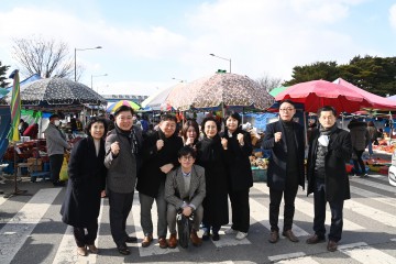 광주 서구의회, 설맞이 전통시장 장보기 행사