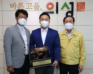 2021년 해남장사씨름대회서   의성군청씨름단 전도언 선수 장사 등극