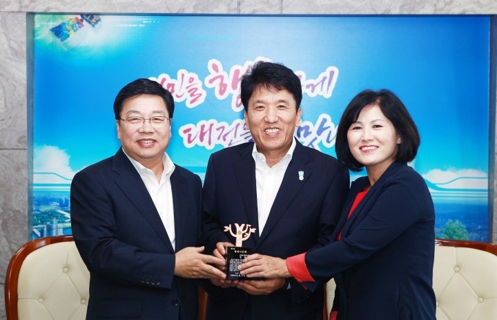 함영주 하나은행 충청영업그룹 대표, ‘89번째 대전시 명예시민’ 선정