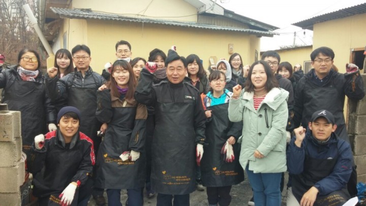 여주시 복지정책과, 휴일도 반납한 따뜻한 사랑의 연탄배달