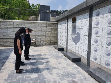 충북남부보훈지청, 호국보훈의 달 계기 국립 괴산호국원 안장 국가유공자 참배