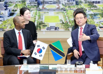 토골라니 에드리스 마부라 주한 탄자니아대사, 경상북도 방문