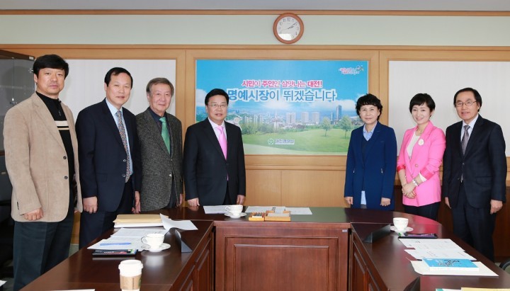 권선택 대전시장, “대전시정의 이해도 높이는 명예시장 돼 달라”