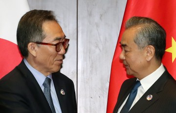 中 왕이부장 "중한은 뗄 수 없는 동반자"…조태열 "협력의 새 국면"