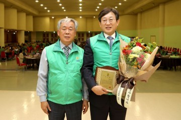 대전시의회 김경훈 의장, ‘새마을운동 활성화 기여’ 감사패 받아!