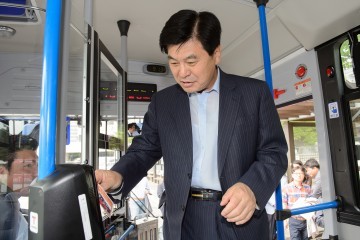 이춘희 세종시장, 시영버스 시승!
