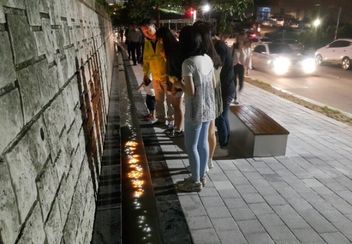 영동군, 영동역~용두공원 구간‘와인 물길’설치...새로운 볼거리 제공