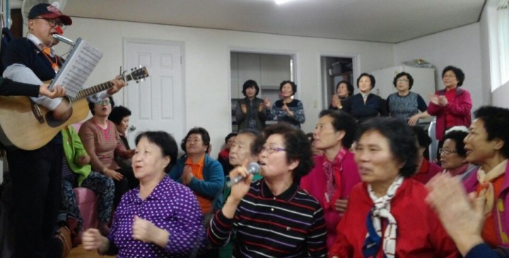 억지 웃음도 상관이 없다. 웃으면 장수한다! 