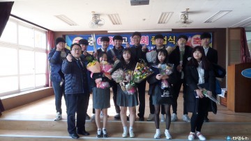 예천경찰서 감천중·고등학교 졸업식 사회에 첫발을 내딛는 졸업생들 축하