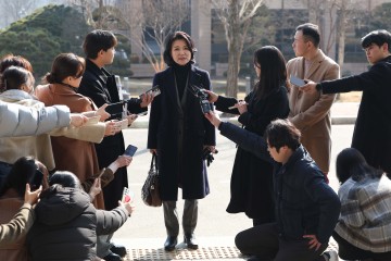 野 방통위원장 탄핵소추 기각' 이진숙 '국회 어깃장 부리지 말라' 경고
