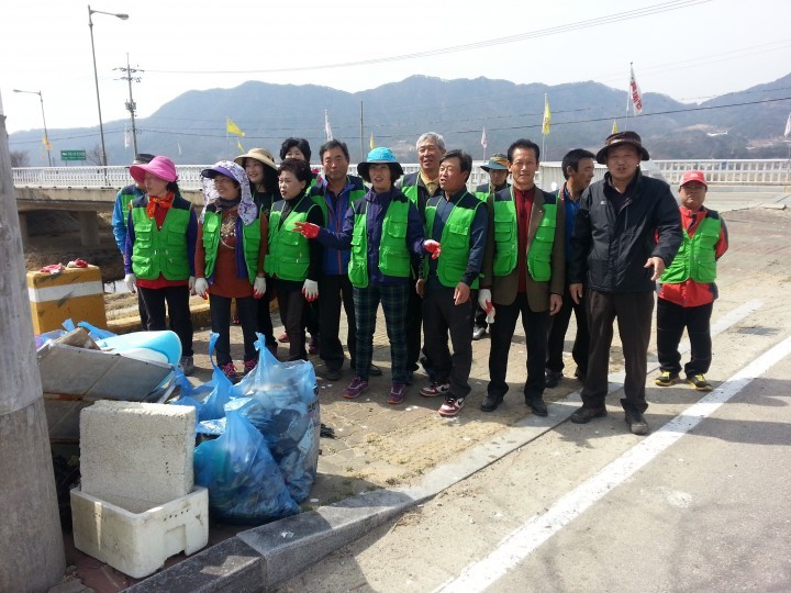 한국자유총연맹 거창군지부, 고견천 환경정화 활동 전개