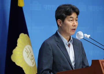윤건영 "문다혜, 엄정한 처벌 받아야…'文도 같은 생각' 언급..