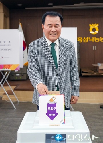 김지철 충남교육감, 제21대 대통령선거 사전투표 실시