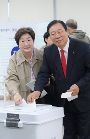 최민호 세종시장, 제22대 국회의원 선거 사전투표