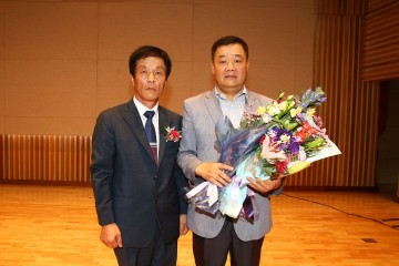 대전 유성구의회 구본환 의원, 농업인을 위한 입법활동으로 공로패 수상
