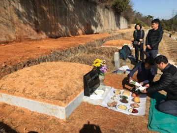 군산시 승화원 합동매장… 무연고 원혼 넋 위로 
