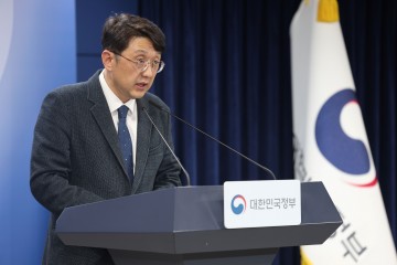 “얼굴 사진, 확인 즉시 삭제”... 정부, ‘휴대전화 안면인증’ 유출 논란 진화