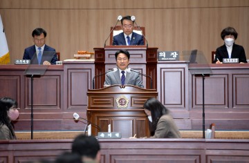 강기정 광주시장, 제315회 임시회 본회의 참석