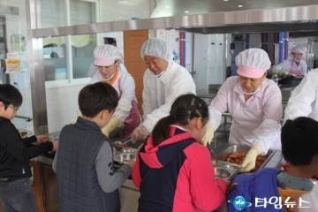예천교육지원청 교육장 신학기 학교급식 위생․안전 특별점검 실시