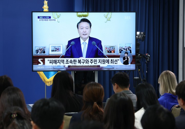 [속보] 윤 대통령 "국가가 국민연금 지급 보장 법에 명문화해야"