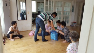 군산희망나눔봉사센터, 군산시 소룡동에서 사랑의 국수 나눔 행사 진행