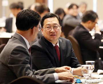 이장우 대전시장, 정책은 테이블에서 시작