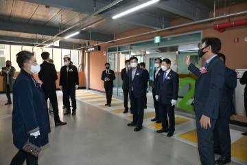 세종전통시장, 주차타워 개장