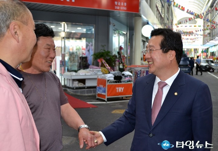 이장우 의원, 중앙시장 상인들과 함께!
