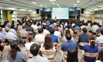  김영만군위군수 전 직원을 대상 을지연습 안보강연회
