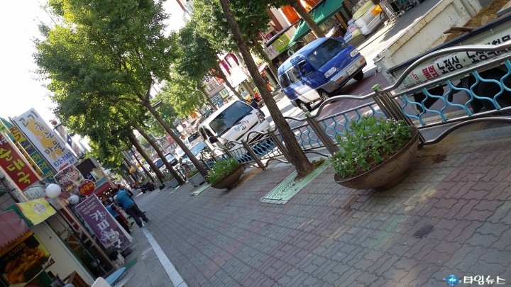 원종종합시장 앞 노점상 거리 꽃길로 탈바꿈