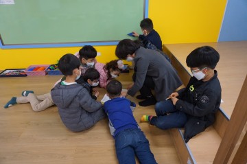 부계초등학교 매주 금요일마다 책 읽어주기 프로그램 실시