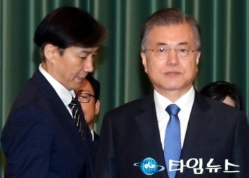 문대통령 대선 득표율마저 무너져···콘크리트층도 금 가나