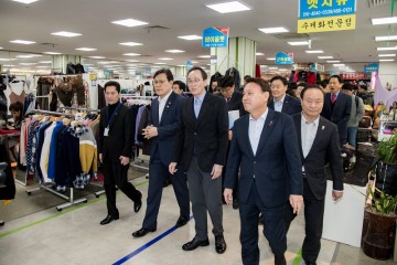최종구 금융위원장 군산시 방문… 서민금융 현황점검